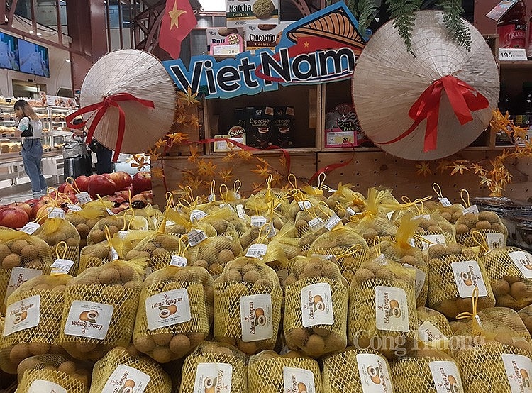 Vietnamese longans hit Thai supermarket shelves for first time